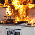 Причина пожара – подгорание пищи на плите